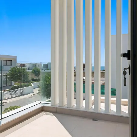 Serenity Waves 17 Villa Larnaca