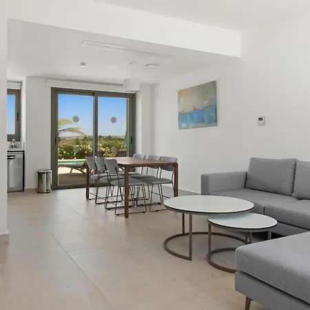 Serenity Waves 17 * Larnaca