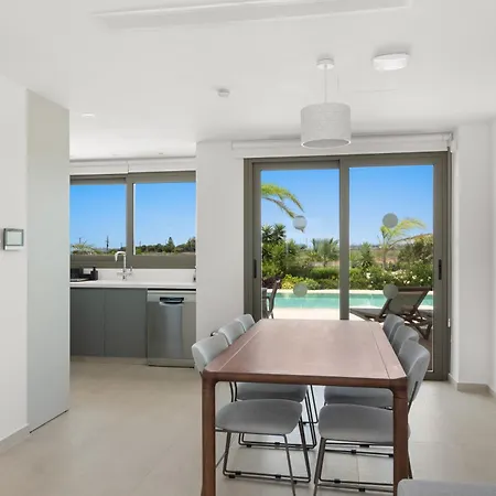 Serenity Waves 17 Villa Larnaka