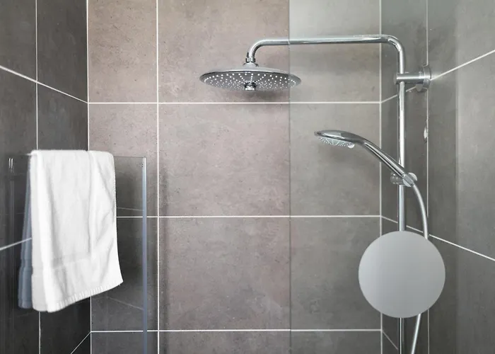 Serenity Waves 17 Lárnaca